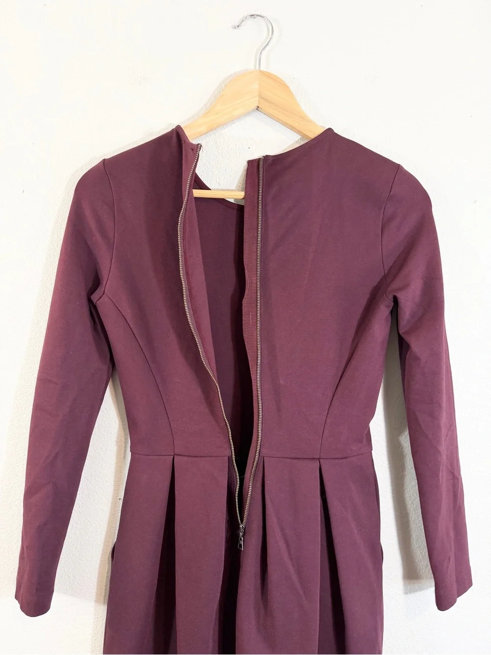 Aritzia Talula Wine Purple Fit & Flare Dress Size 2 Long Sleeve Ponte Knit